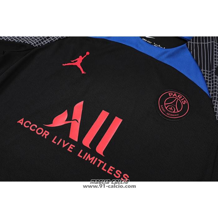 Tuta da Track
 Paris Saint-Germain Manica Corta
 2022-2023 Nero
 e 
Blu
 - Pantaloncini

